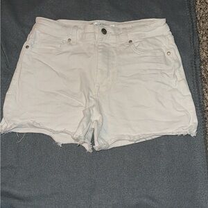 Red White Jean Shorts Frayed Hem Mid-Thigh